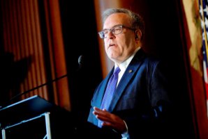 弗吉尼亞州長選擇特朗普EPA首席的關(guān)鍵作用