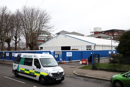 英國Omicron疫情正在加劇醫(yī)療系統(tǒng)危機(jī)