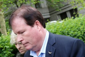 芝加哥銀行家因賄賂特朗普競選官員而入獄一年