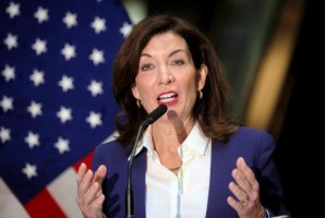 紐約將于結(jié)束學(xué)?？谡謴?qiáng)制令