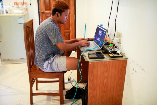 因害怕軍政府，緬甸數(shù)百名父母與持不同政見的孩子斷絕關系。