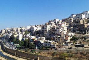 在利比亞兩個(gè)敵對(duì)政府之間的對(duì)峙中的黎波里緊張