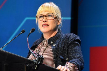 美國女星提議“把俄羅斯踢出北約”