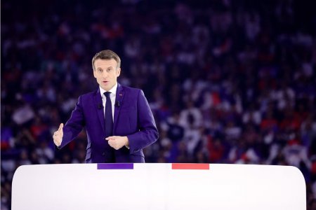 法國總統(tǒng)馬克龍說他參加總統(tǒng)競選的時間比他希望的