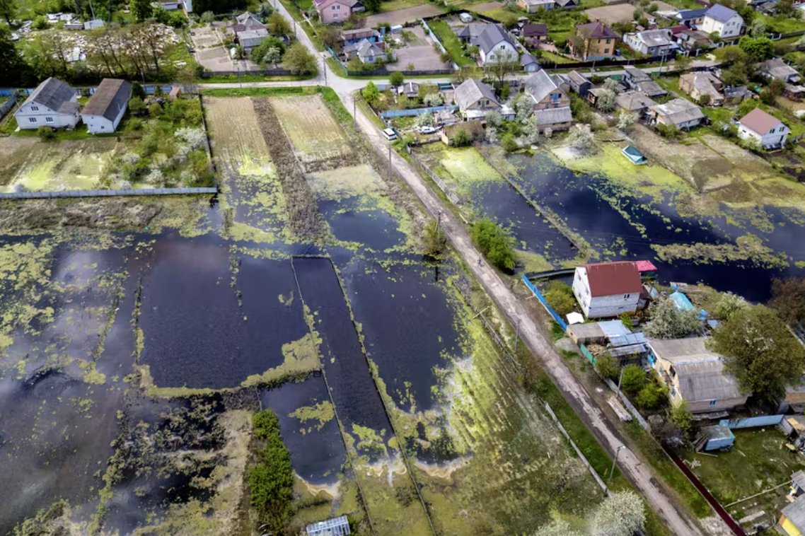 烏克蘭炸毀大壩阻止俄軍進攻 烏克蘭德米迪夫村被洪水淹沒
