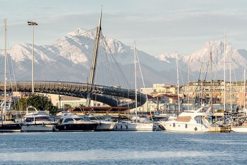 英國(guó)公司獲得意大利為海上石油禁令支付1.9億歐元賠