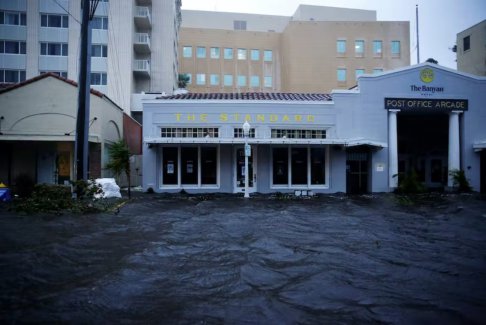 颶風(fēng)伊恩襲擊墨西哥灣海岸 穿過(guò)佛羅里達(dá)州