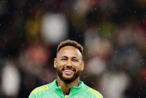 巴西足球明星內(nèi)馬爾在投票前支持博爾索納羅