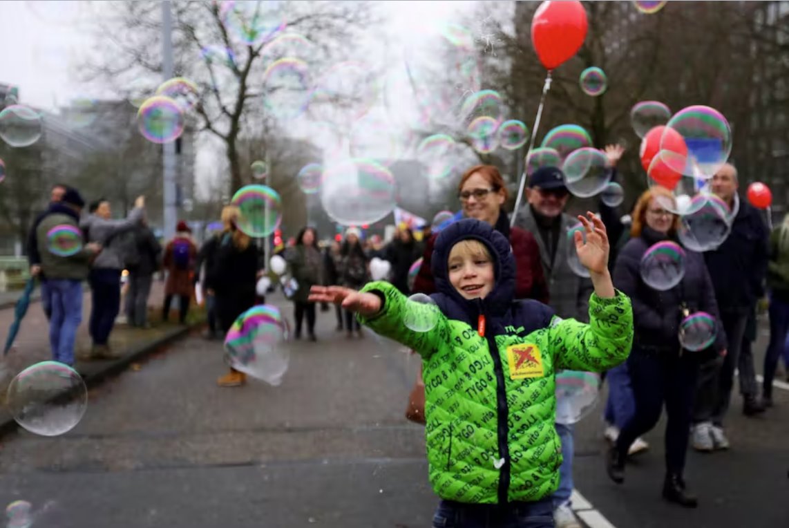 隨著助推器運(yùn)動(dòng)的啟動(dòng)緩慢 COVID浪潮在歐洲迫在眉睫