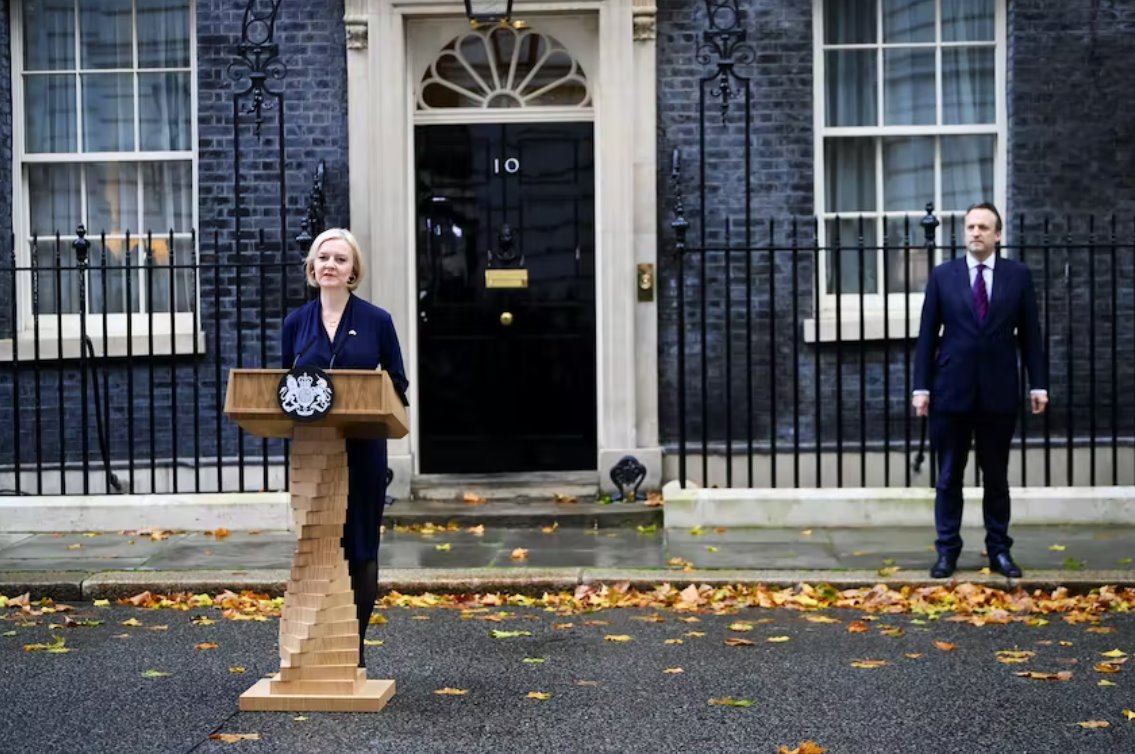 特拉斯宣布辭去英國首相職務(wù)