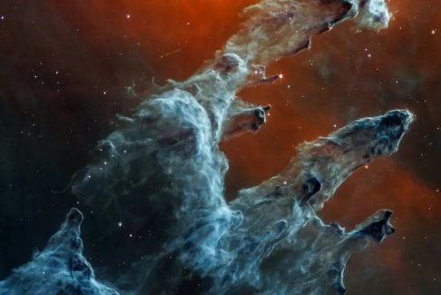 “創(chuàng)世之柱” 在韋伯太空望遠鏡鏡頭中再現(xiàn)崢嶸面目