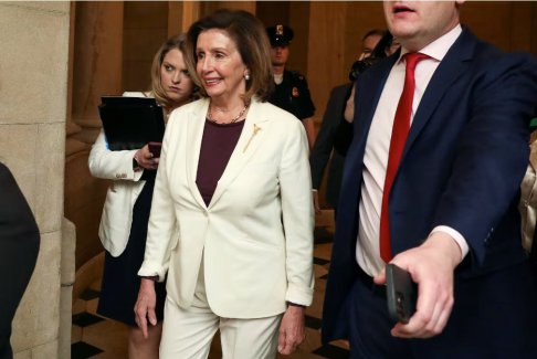 佩洛西表示她不會尋求連任眾議院民主黨最高職位