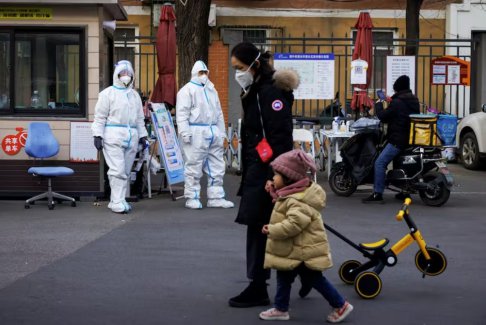 中國在12月7日?qǐng)?bào)告了21439例新增確診病例