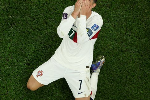 C羅賽后痛哭 球迷感嘆青春結(jié)束