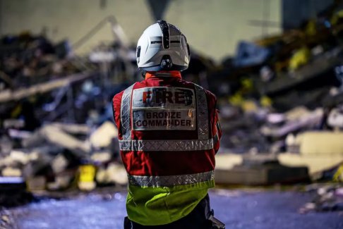 法國澤西島公寓樓爆炸救援在繼續(xù) 找到幸存者希望渺