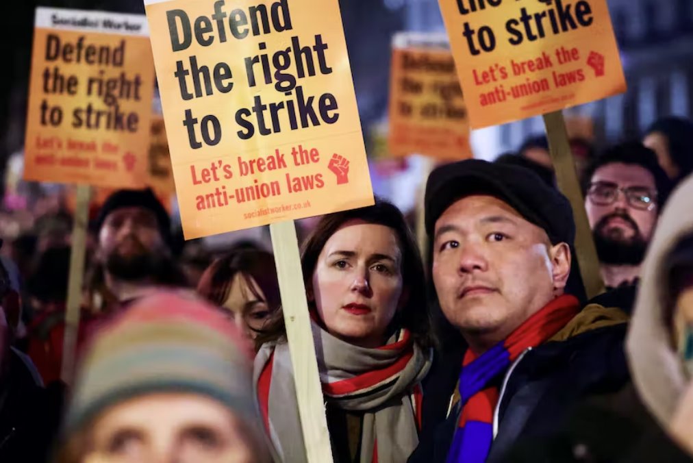 英國教師大規(guī)模罷工 英國教師罷工