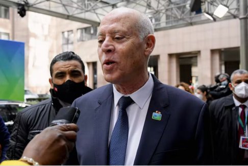 突尼斯警方逮捕了被總統(tǒng)、律師和媒體解雇的前法官