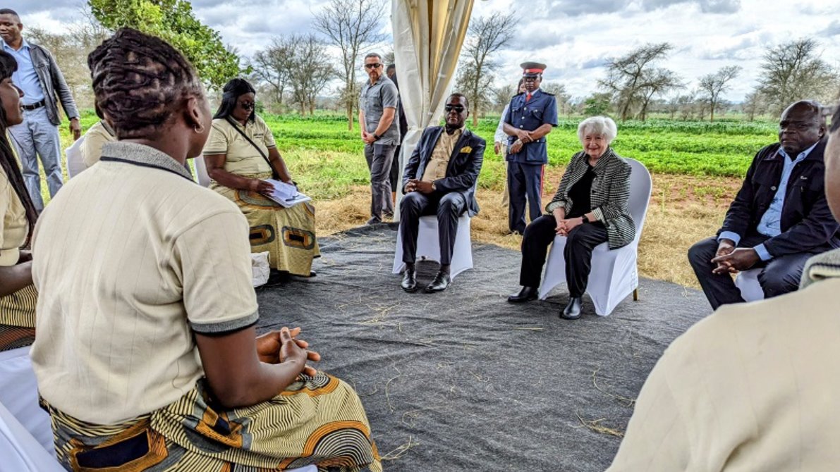 美國(guó)財(cái)政部長(zhǎng)珍妮特&middot;耶倫在贊比亞舉行會(huì)議