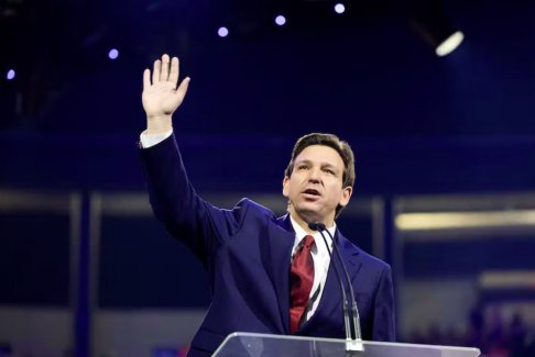 德桑蒂斯準備出國訪問 為預期的總統(tǒng)競選做準備