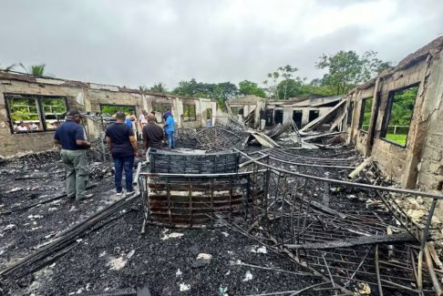 圭亞那一名學(xué)生手機(jī)被老師沒收 縱火燒了宿舍導(dǎo)致