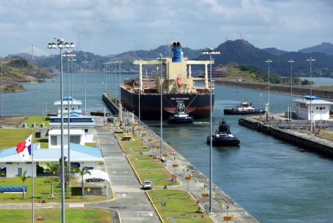 遭受干旱的巴拿馬運河進一步限制最大船舶深度