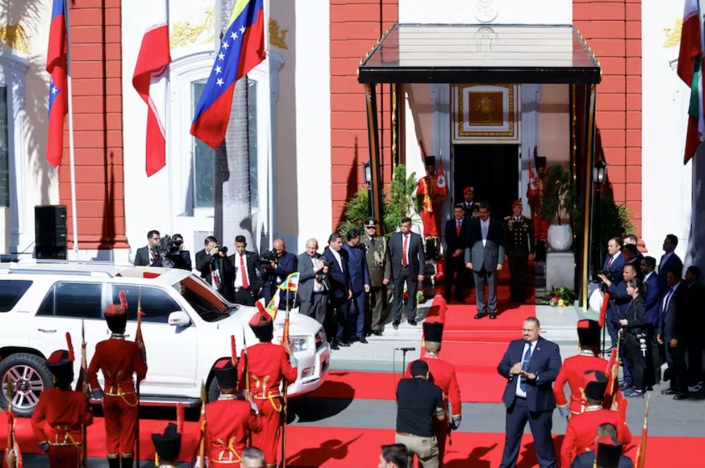 伊朗 委內(nèi)瑞拉關(guān)注貿(mào)易增長 簽署石化協(xié)議