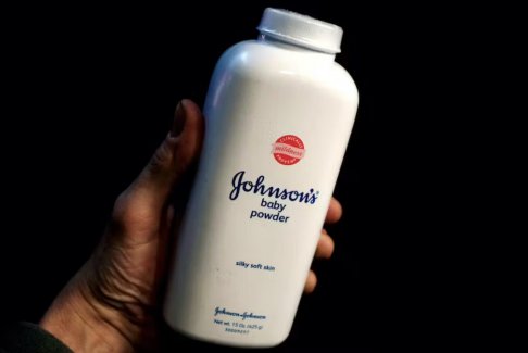 陪審團敦促在強生滑石粉審判中施加嚴厲的懲罰性賠