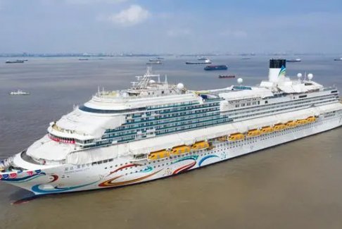 首艘國(guó)產(chǎn)大型郵輪開(kāi)始首次試航 中國(guó)版泰坦尼克號(hào)