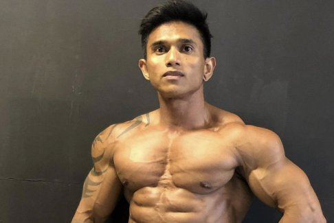 印度尼西亞體操教練深蹲時(shí)杠鈴落在頸部后身亡