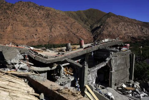 摩洛哥男孩正要返回學(xué)校時(shí)在睡覺(jué)時(shí)遇難