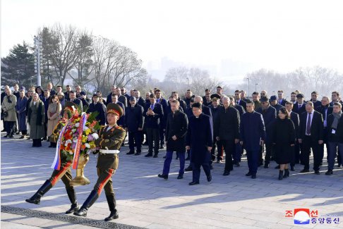 俄羅斯資源部長在新型導彈開發(fā)期間訪問朝鮮