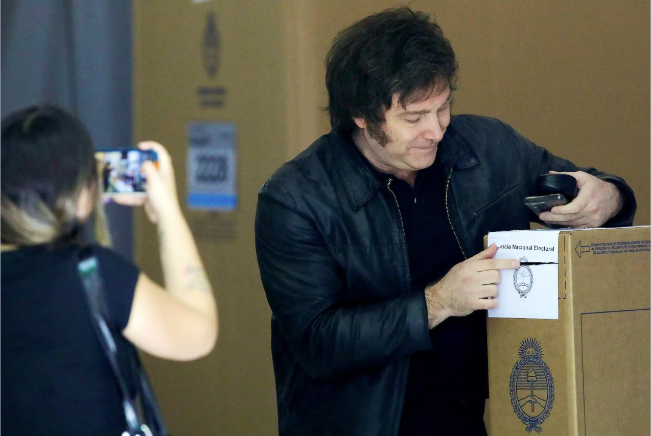 阿根廷總統(tǒng)塞爾吉奧&middot;馬薩授予哈維爾&middot;米萊總統(tǒng)選舉權(quán)