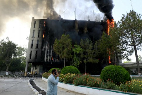 巴基斯坦最高法院暫時(shí)允許對伊姆蘭·汗支持者進(jìn)行