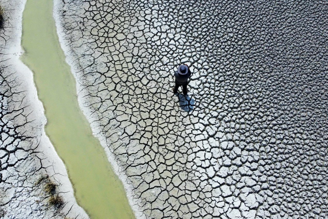 2023年10月26日，玻利維亞科亞塔島，拉丁美洲最大淡水盆地的喀喀湖(LakeTiticaca)的水位近歷史最低水位。