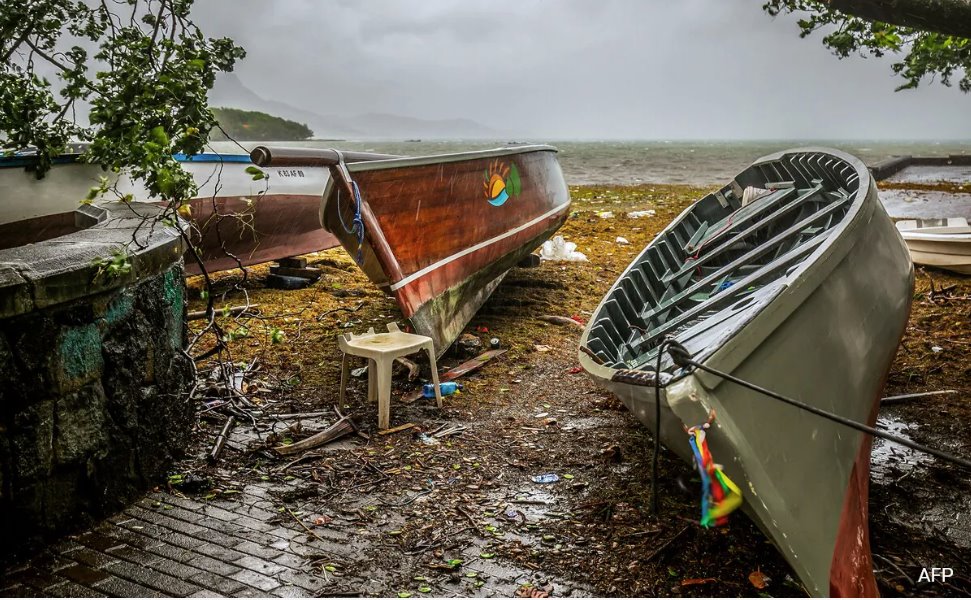颶風(fēng)貝拉爾逼近毛里求斯遭受嚴(yán)重洪水襲擊