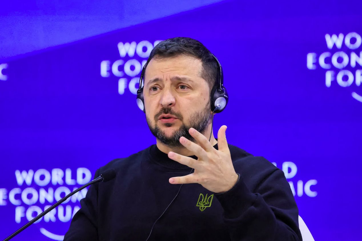 烏克蘭總統(tǒng)澤連斯基于2024年1月16日在瑞士達沃斯舉行的第54屆世界經(jīng)濟論壇年會上發(fā)表講話。