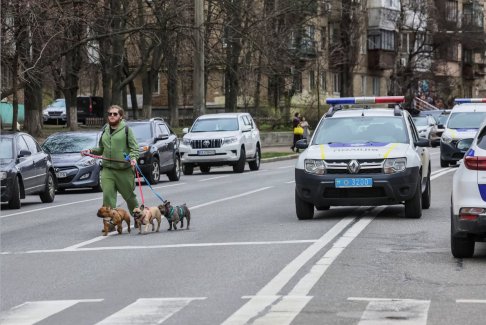 基輔在彈道導(dǎo)彈襲擊后加強(qiáng)安全
