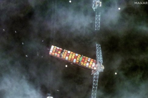 美國調(diào)查人員從撞上巴爾的摩大橋的船上找到黑匣子