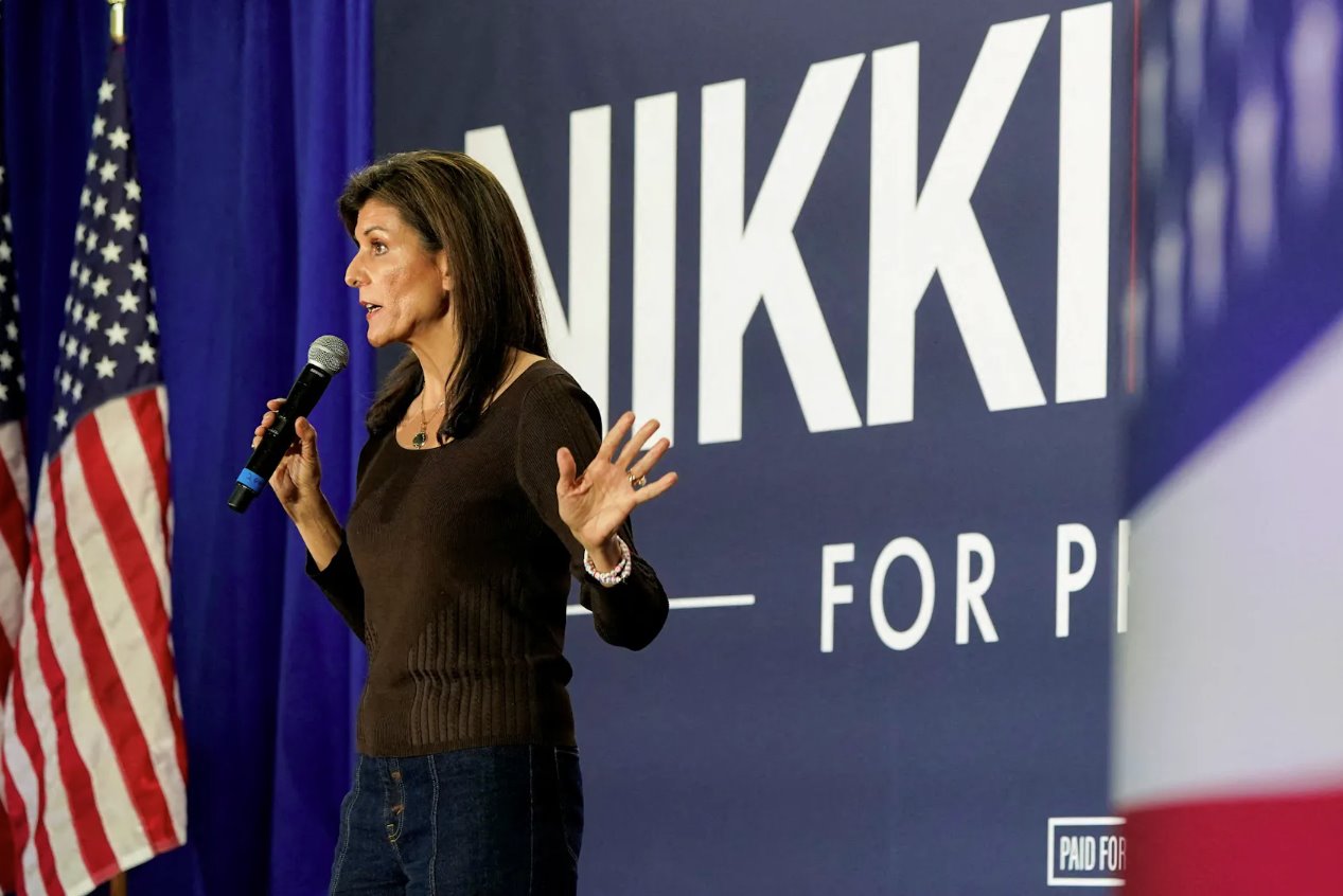 共和黨總統(tǒng)候選人、前美國駐聯(lián)合國大使妮基&middot;黑莉(NikkiHaley)于2024年2月29日在美國弗吉尼亞州福爾斯徹奇主持競選活動時發(fā)表講話。