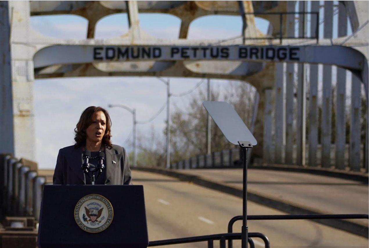 美國副總統(tǒng)卡馬拉&middot;哈里斯于2024年3月3日在美國阿拉巴馬州塞爾瑪舉行的&ldquo;血腥星期日&rdquo;周年紀念活動中發(fā)表講話。