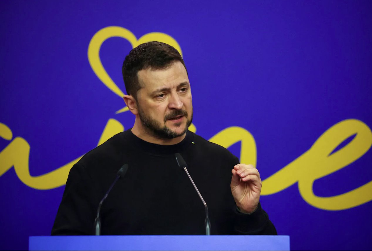 烏克蘭總統(tǒng)澤連斯基于2024年2月28日在阿爾巴尼亞地拉那舉行的烏克蘭東南歐峰會(huì)當(dāng)天的新聞發(fā)布會(huì)上發(fā)表講話。