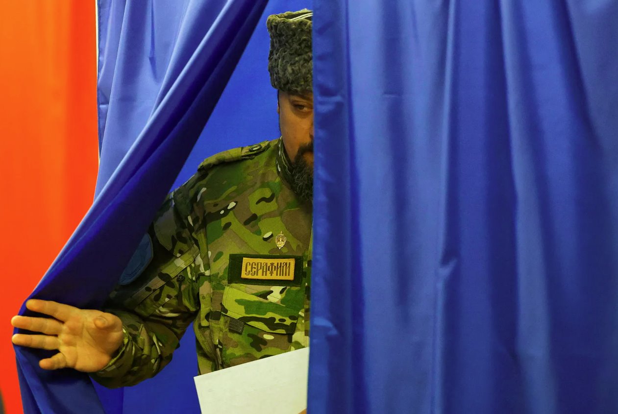 2024年3月16日，在俄羅斯控制的烏克蘭頓涅茨克，俄羅斯總統(tǒng)選舉期間。