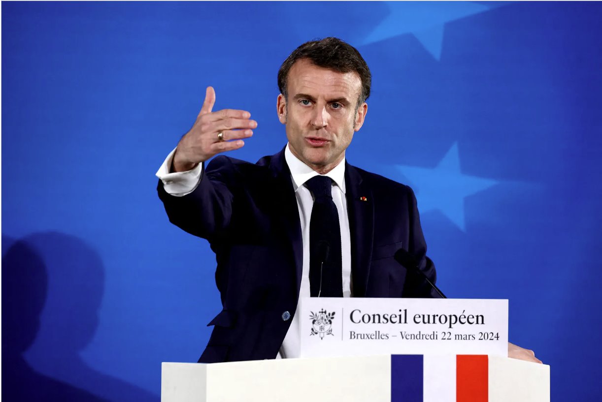法國(guó)總統(tǒng)埃馬紐埃爾&middot;馬克龍于2024年3月22日在比利時(shí)布魯塞爾舉行的歐盟領(lǐng)導(dǎo)人峰會(huì)當(dāng)天的新聞發(fā)布會(huì)上發(fā)表講話。