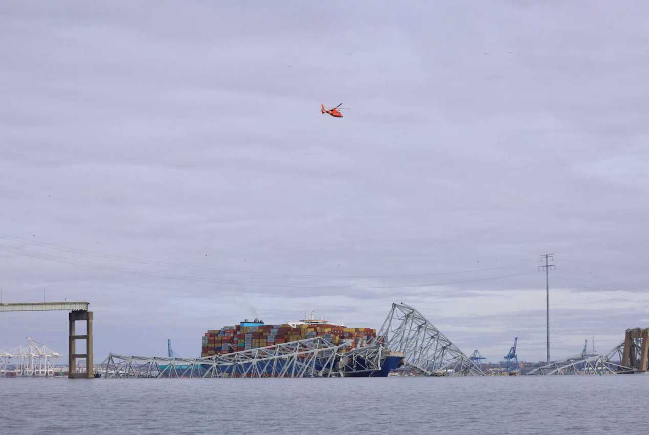 2024年3月26日，美國(guó)馬里蘭州巴爾的摩，Dali貨輪撞上弗朗西斯&middot;斯科特基大橋并導(dǎo)致橋梁倒塌。