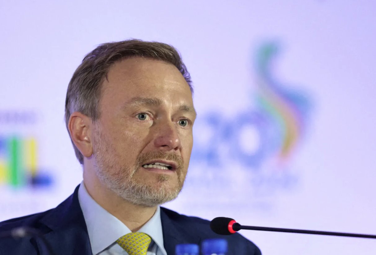 德國財政部長克里斯蒂安&middot;林德納(ChristianLindner)在2024年2月29日于巴西圣保羅舉行的G20財長和央行行長會議新聞發(fā)布會上發(fā)表講話。