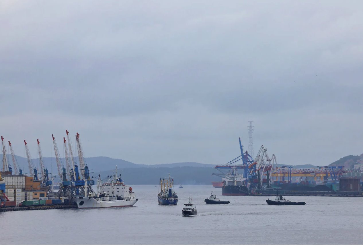 2023年9月10日，俄羅斯遠(yuǎn)東港口符拉迪沃斯托克的船只。