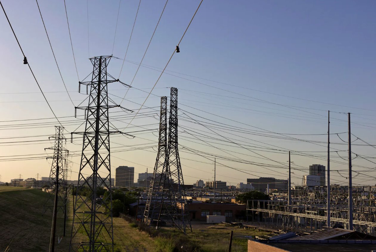 2022年6月12日，美國德克薩斯州達拉斯市出現(xiàn)熱浪，預計氣溫達到102華氏度（39攝氏度）。