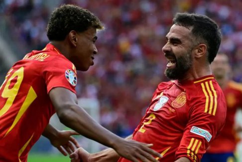 16歲的亞馬爾創(chuàng)造了歐洲杯歷史