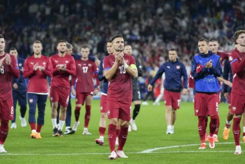 塞爾維亞隊(duì)因在英格蘭比賽中投擲物體而被罰款