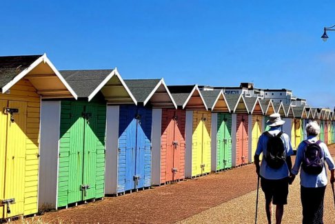 英國迎來一年中最熱的一天數(shù)百萬人收到高溫健康警